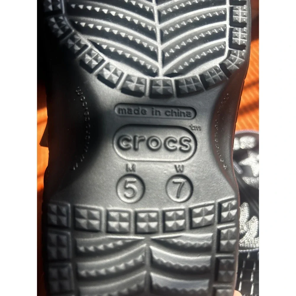 Crocs Classic Cowboy Boot Women's Size 7 Black New Metallic Embroidery - Picture 6 of 7